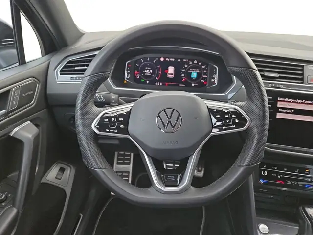 Volkswagen Tiguan Allspace view 13
