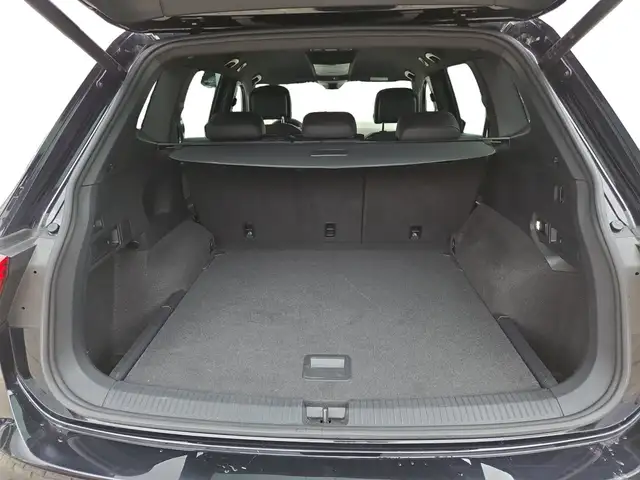 Volkswagen Tiguan Allspace view 14