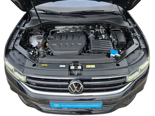 Volkswagen Tiguan Allspace view 12