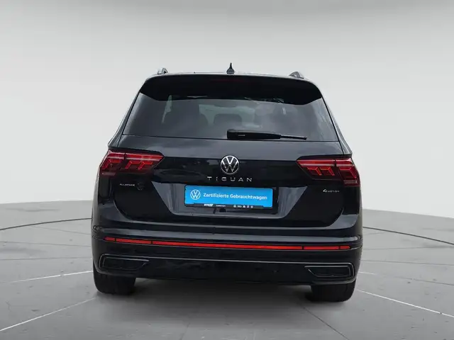 Volkswagen Tiguan Allspace view 7