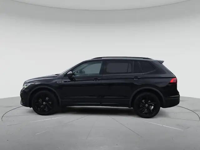 Volkswagen Tiguan Allspace view 6