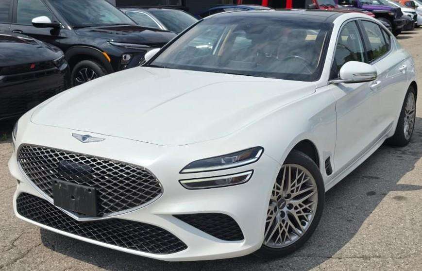2022 Genesis G70 2.0T ADVANCED / LEATHER / ROOF / NAV / BLINDSPOT