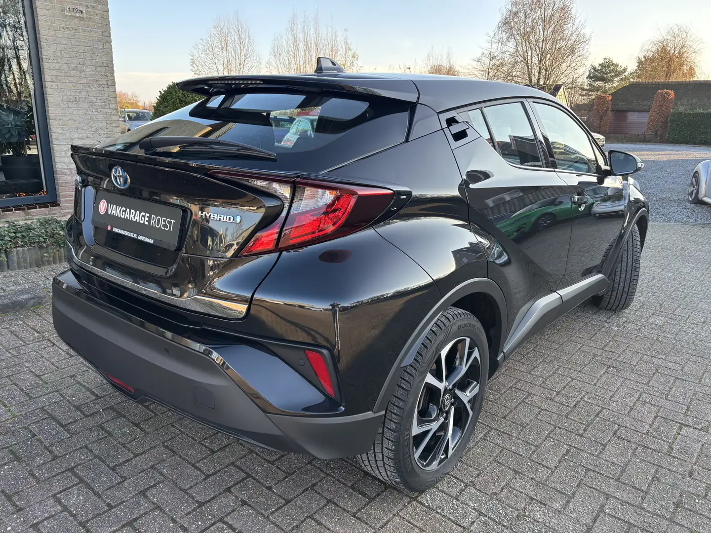 Toyota C-HR 1.8 Hybrid Dynamic Automaat Carplay / All-Seasons Noir - 2