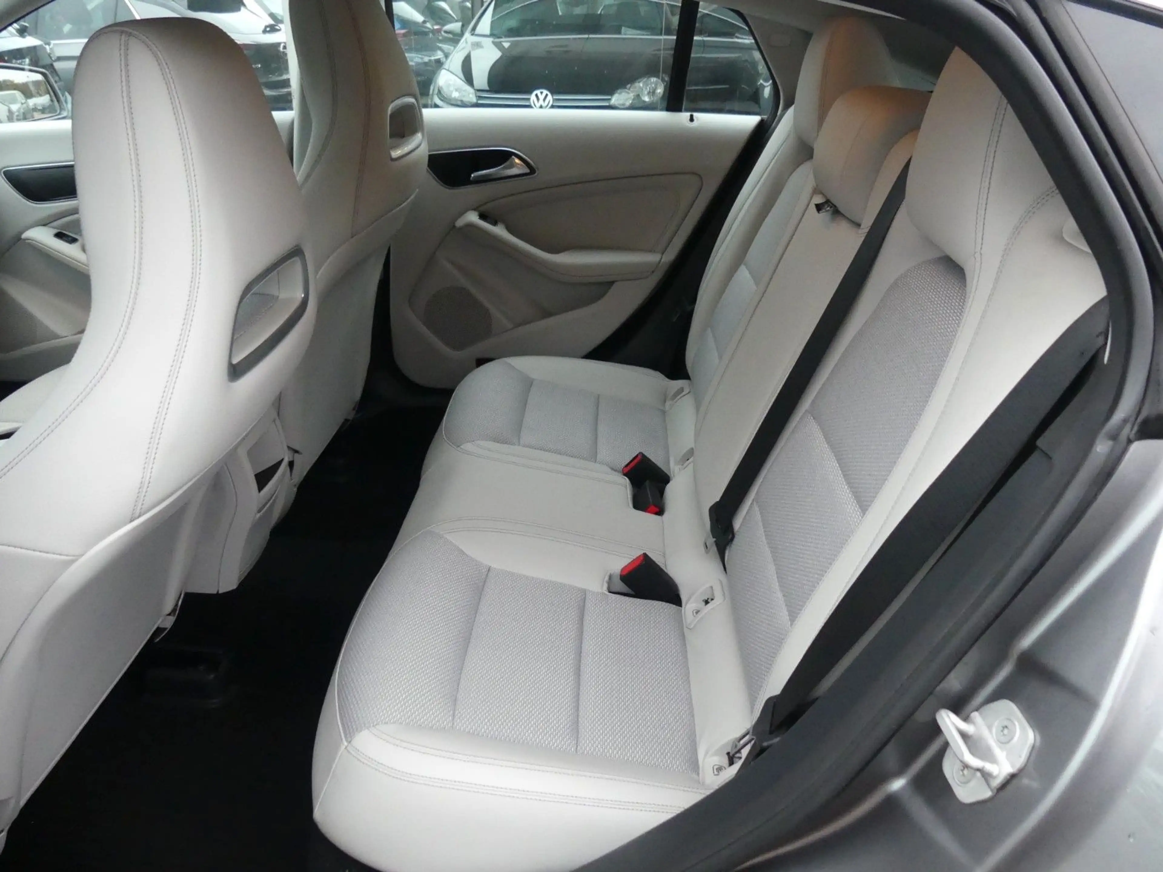 Mercedes-Benz CLA 220 Shooting Brake  d 4Matic Automatik — photo 10