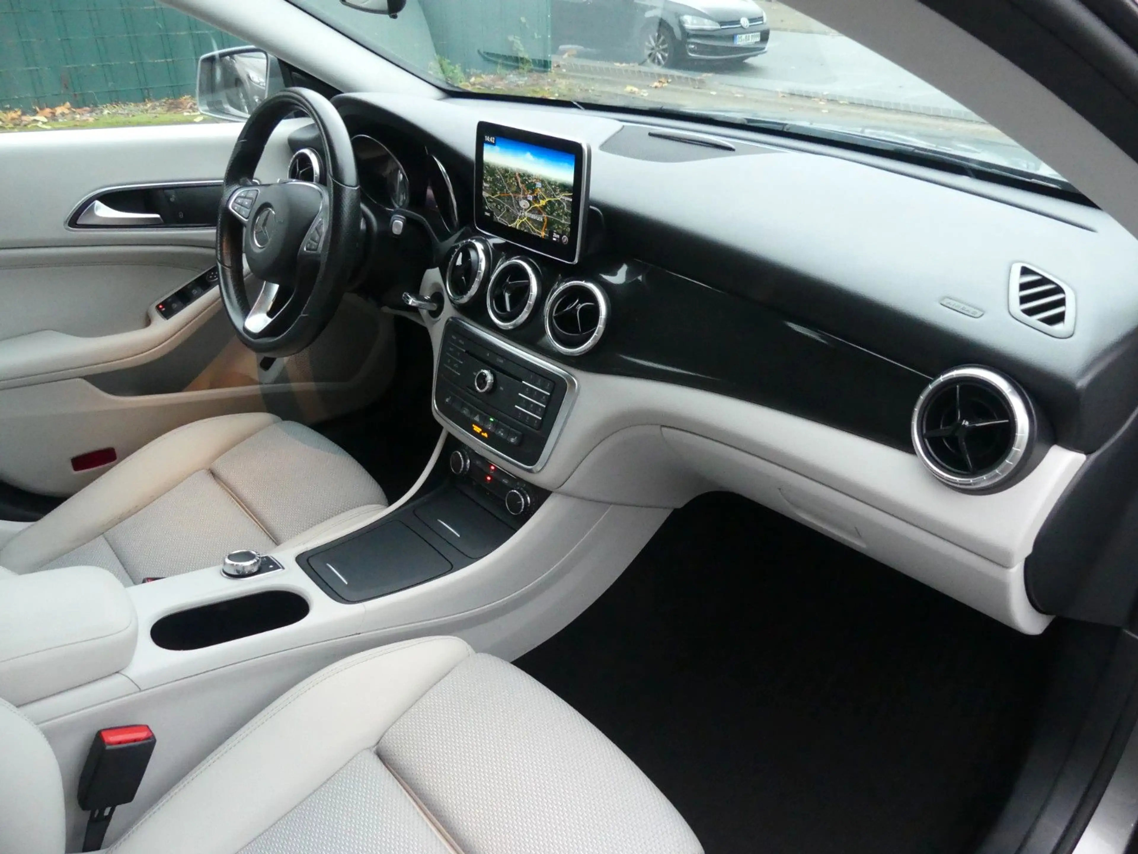 Mercedes-Benz CLA 220 Shooting Brake  d 4Matic Automatik — photo 15