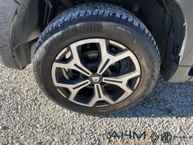 Dacia Duster view 10