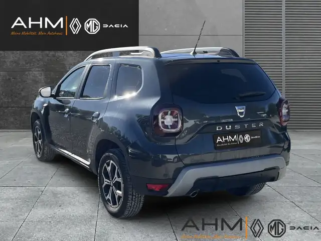 Dacia Duster view 3