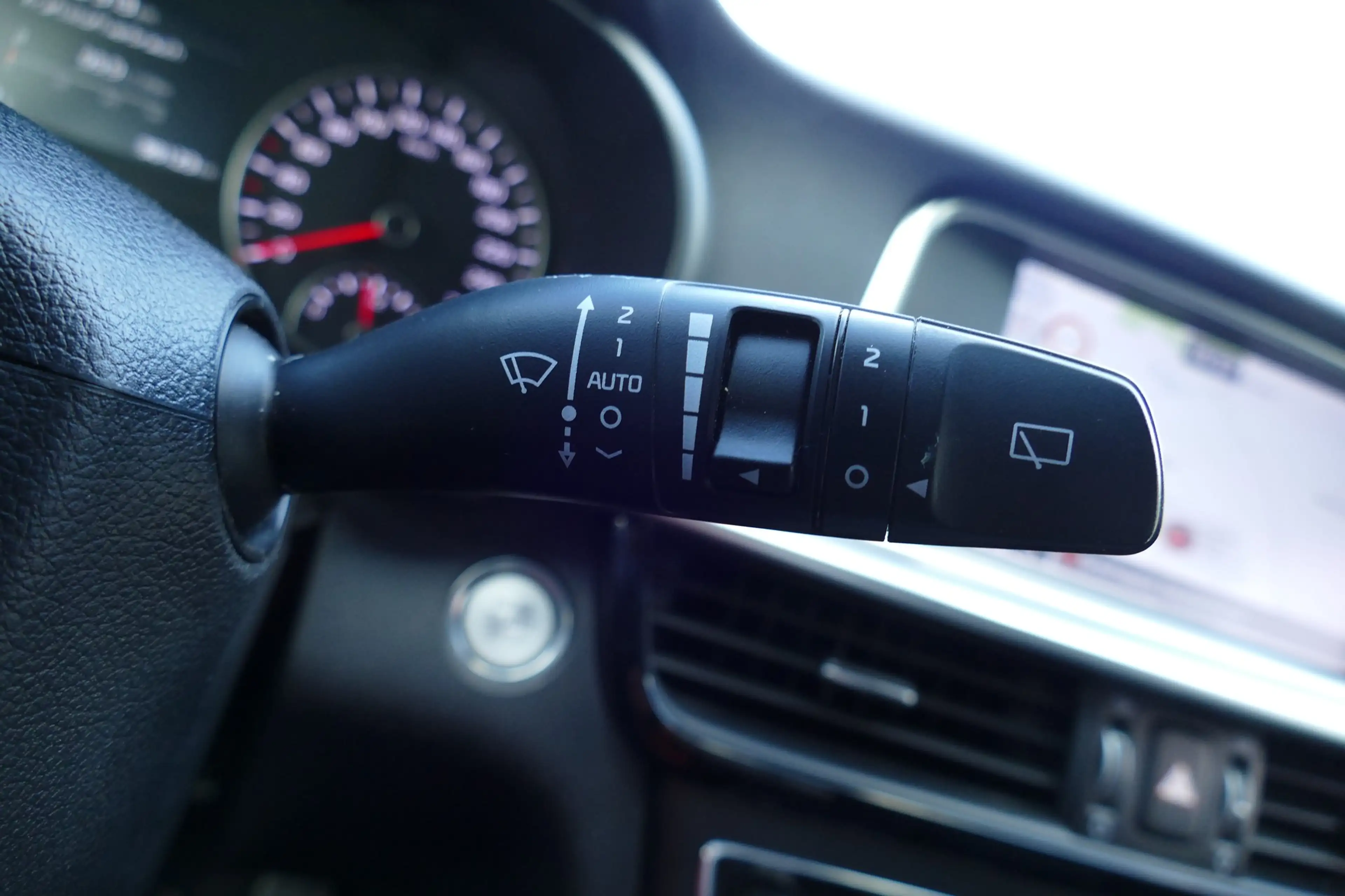 Kia Optima SW 1.6 T-GDI GT-Line — photo 12