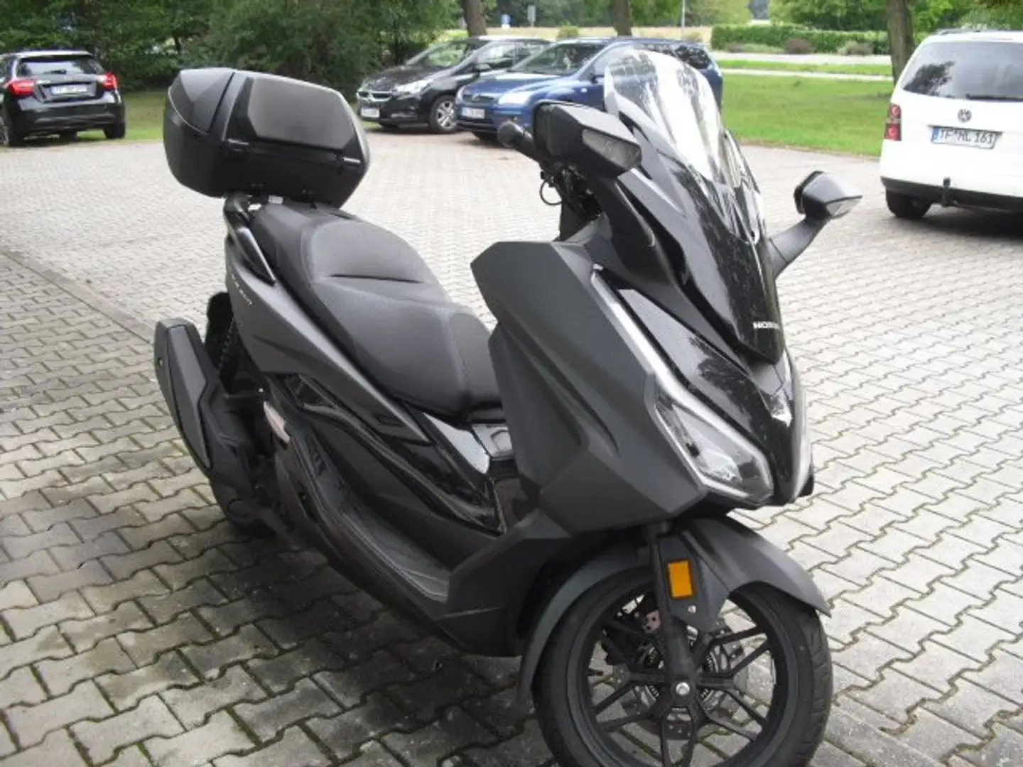 Honda Forza 350 Schwarz - 1