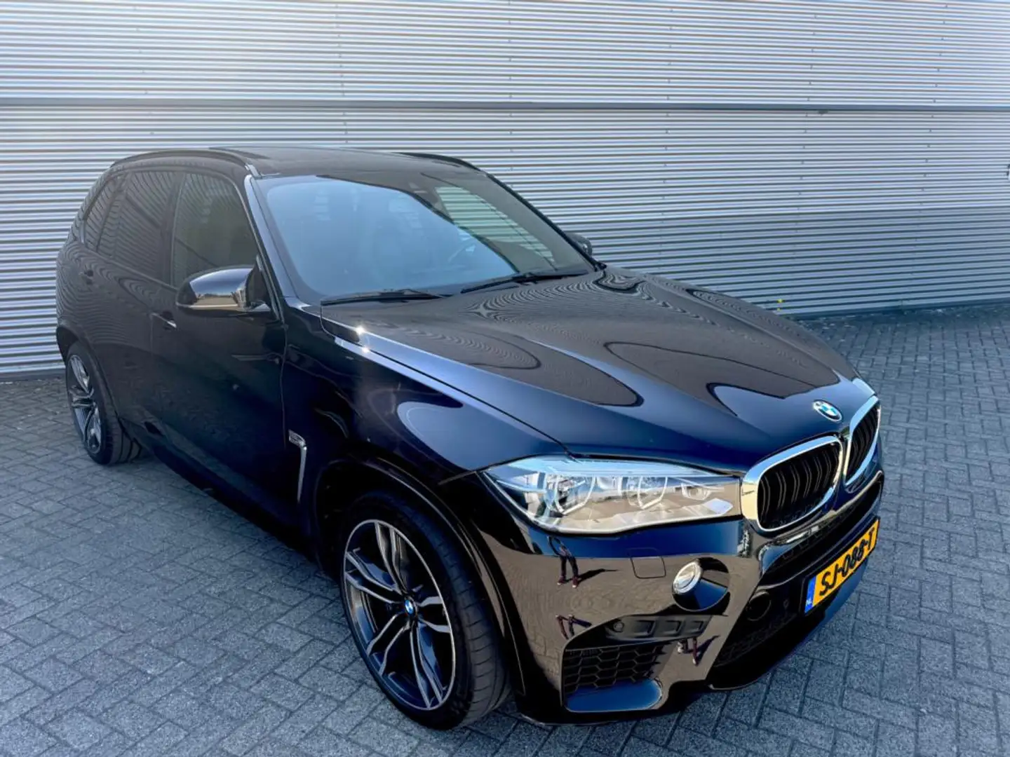 BMW X5 M 576 PK // HEAD-UP // PANORAMA // HARMAN/KARDON // Noir - 2
