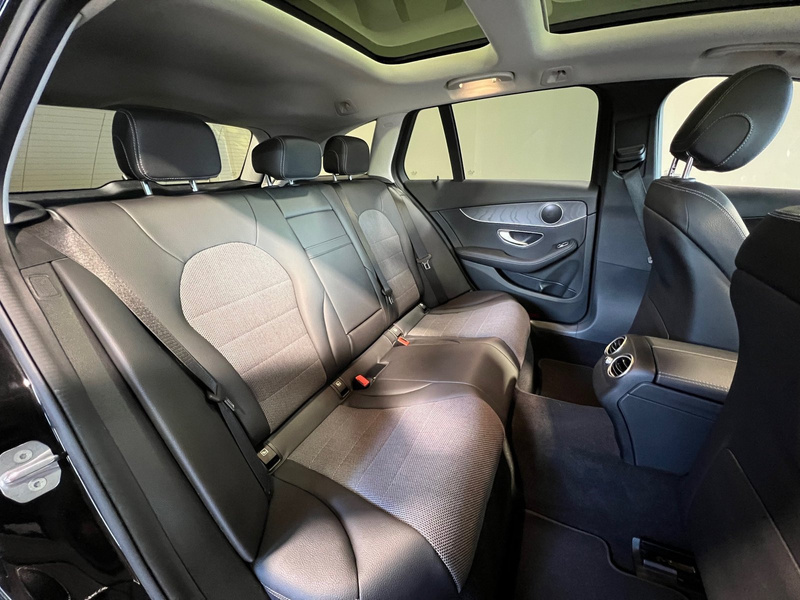 Mercedes-Benz C 400 T 4M Avantgarde Night Pano/Dist/MuBea/Airm — photo 10