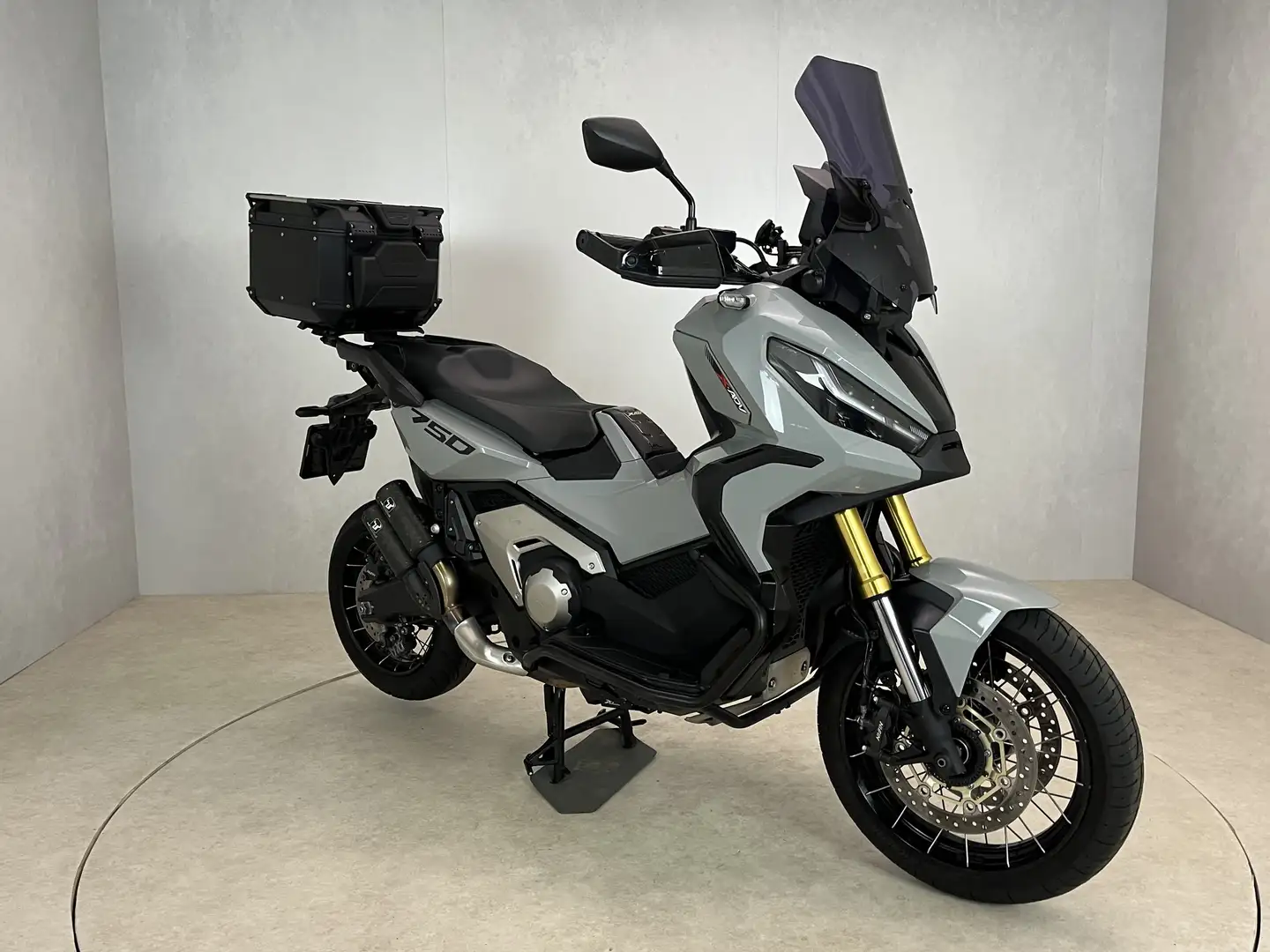 Honda X-ADV 750 ABS Grijs - 2