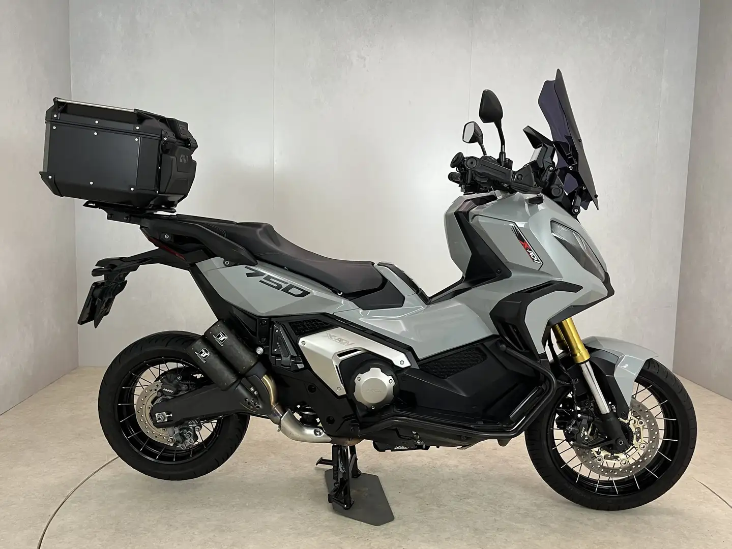 Honda X-ADV 750 ABS Grijs - 1