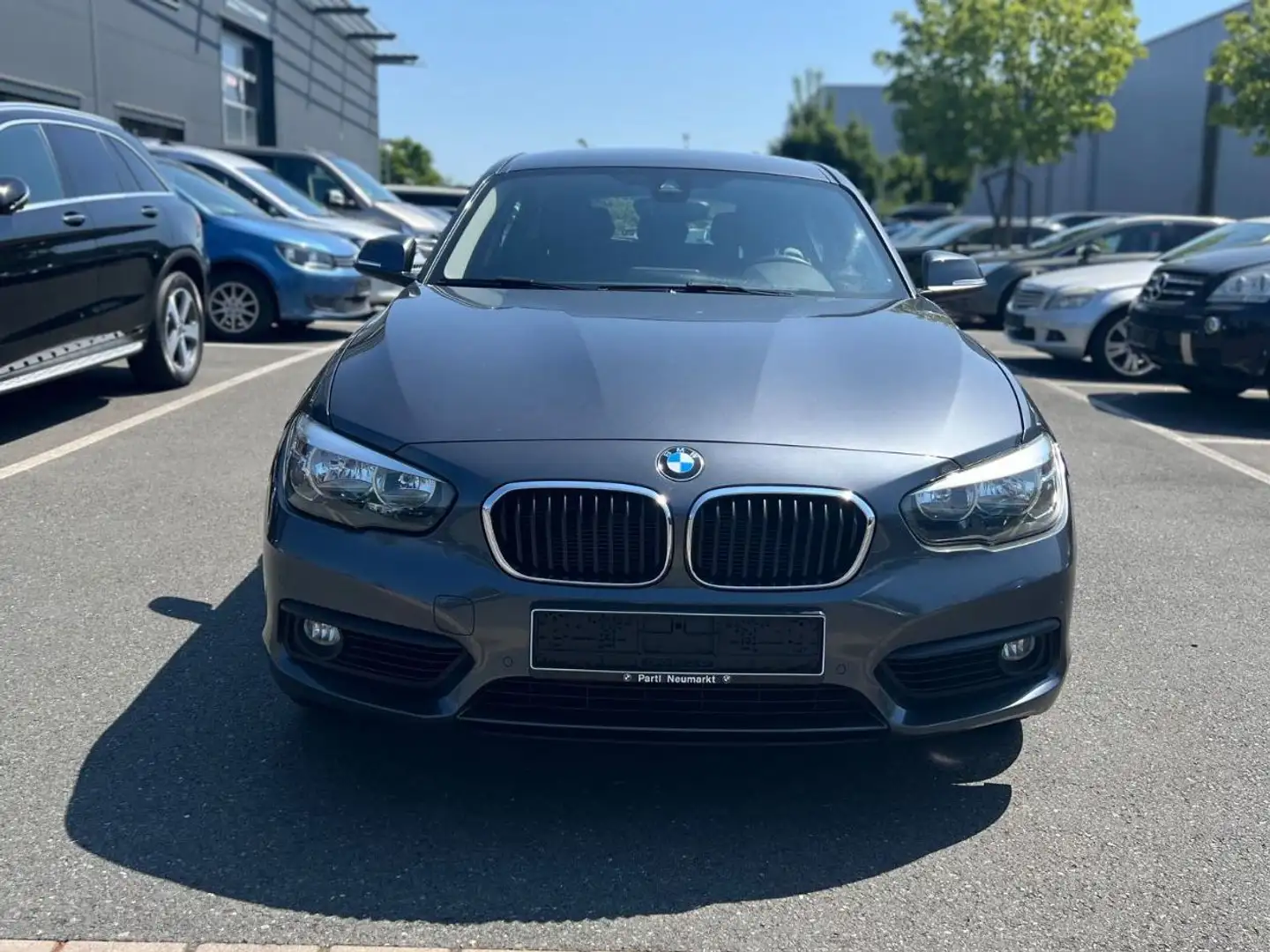 BMW 118 d xDrive Advantage Gris - 2