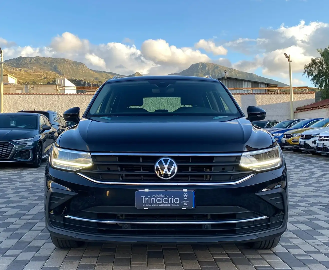 Volkswagen Tiguan Life 2.0 TDI 150CV DSG Schwarz - 2