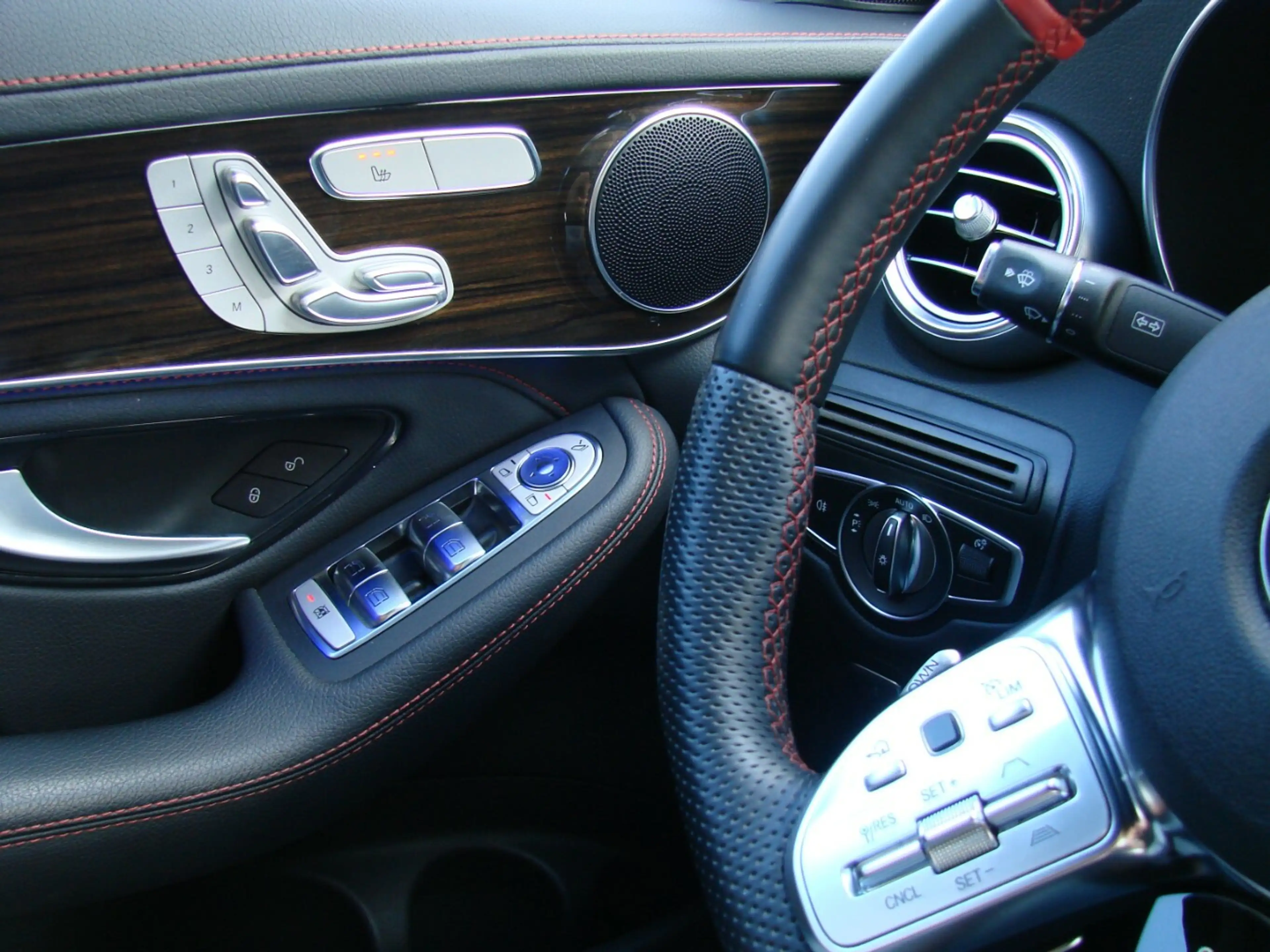 Mercedes-Benz GLC 43 AMG 4Matic Distronic+ AHK HUD 360º LED Sport-Auspuffan — photo 11