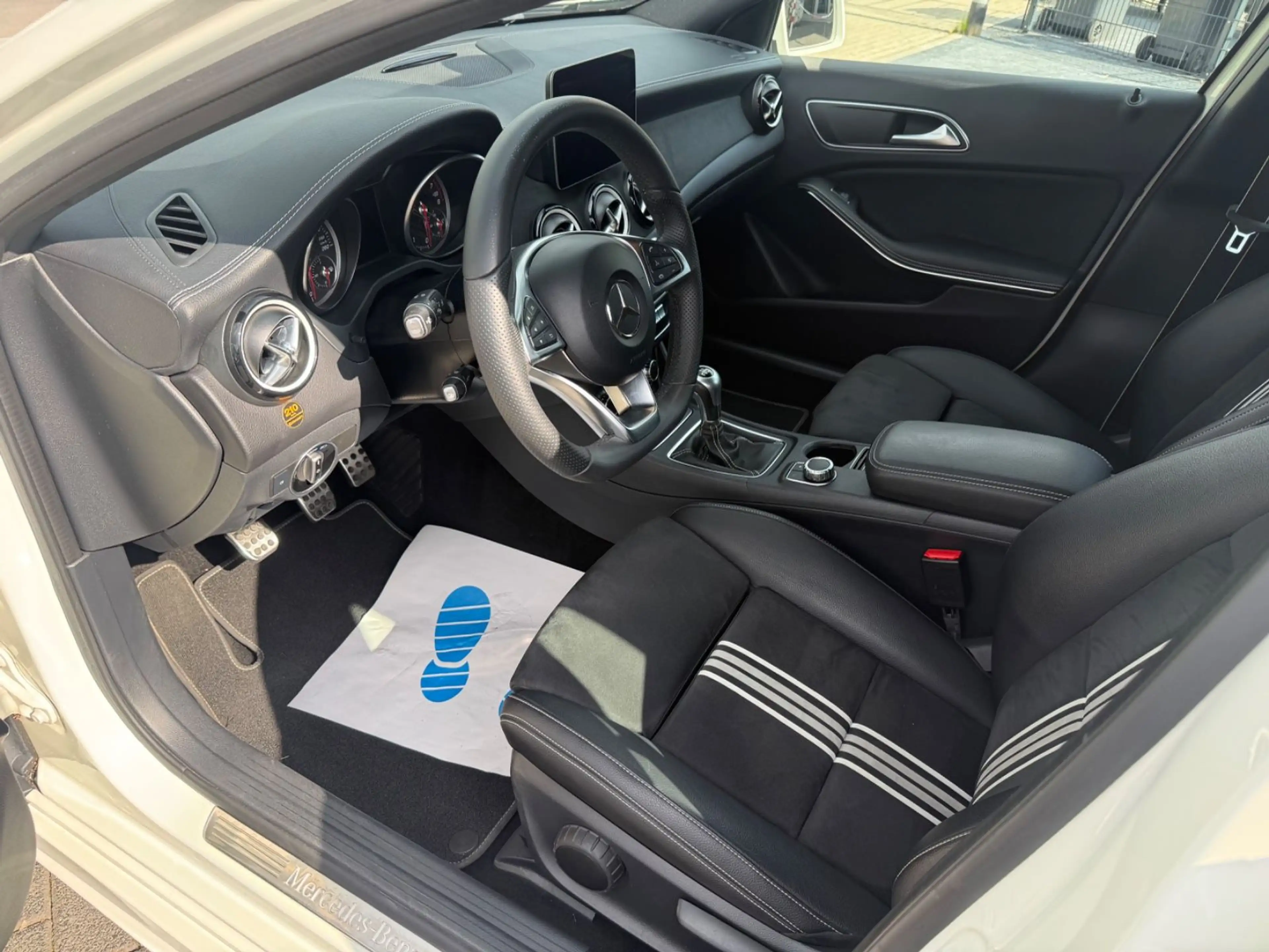 Mercedes-Benz A 180 Edition / Top Zustand/ AMG Line/ — photo 14