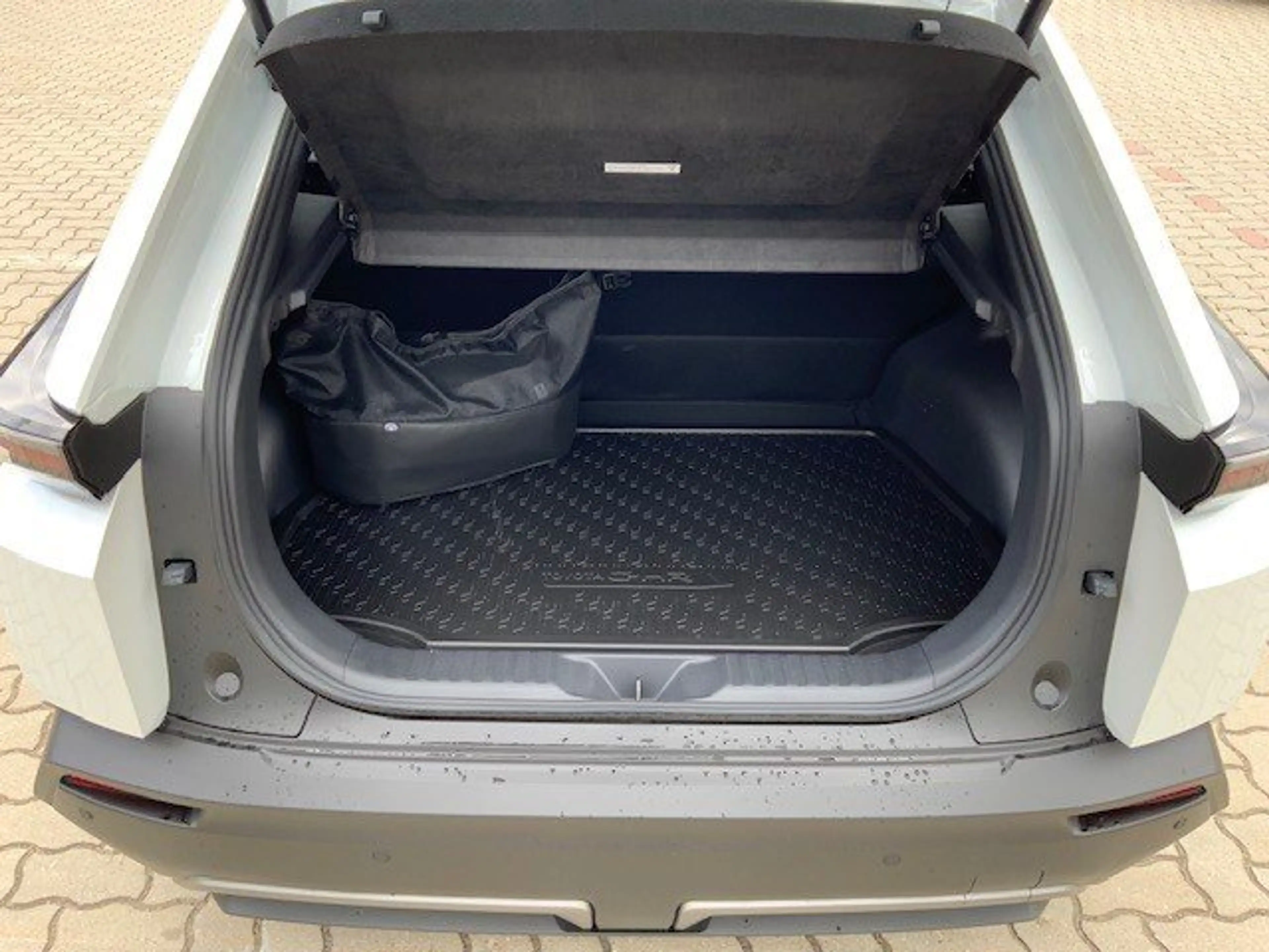 Toyota C-HR+ 165 kW Teamplayer — photo 7