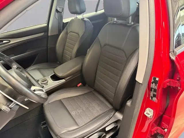 Alfa Romeo Stelvio view 10
