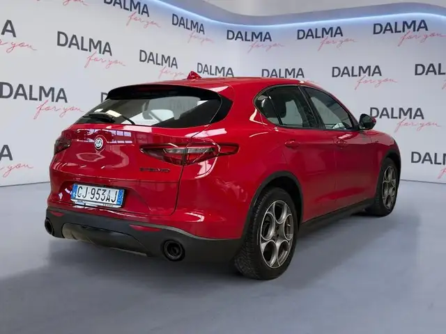Alfa Romeo Stelvio view 5