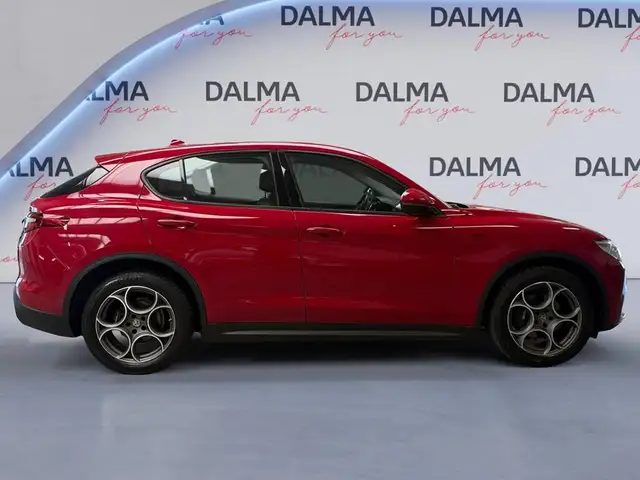 Alfa Romeo Stelvio view 6