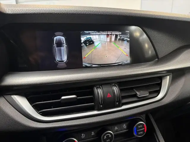 Alfa Romeo Stelvio view 21