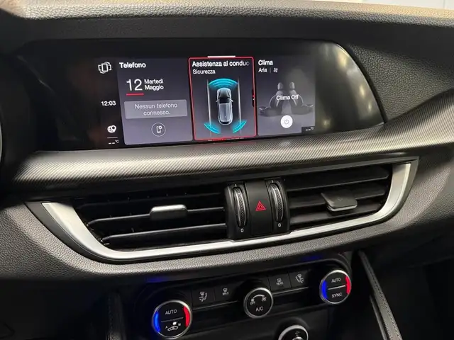 Alfa Romeo Stelvio view 22