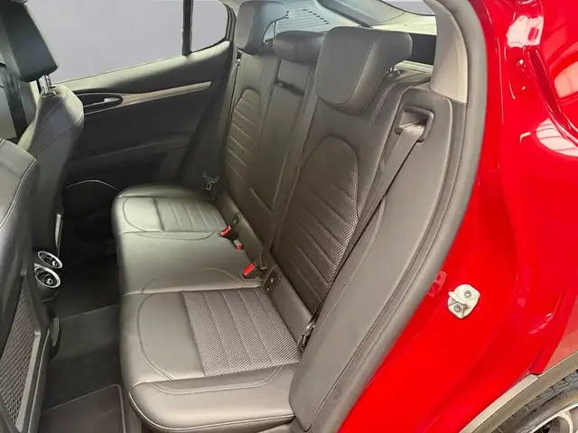 Alfa Romeo Stelvio view 13