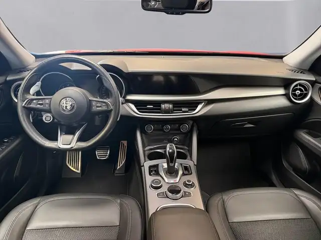 Alfa Romeo Stelvio view 11