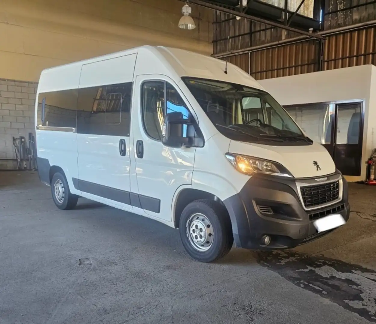 Peugeot Boxer Minibus 2.2BlueHDI 333 L2H2 140 Blanc - 1