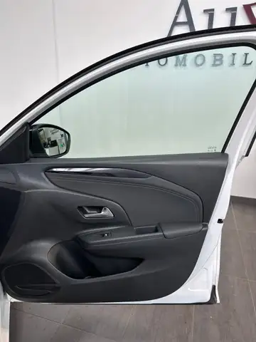 Opel Corsa view 8