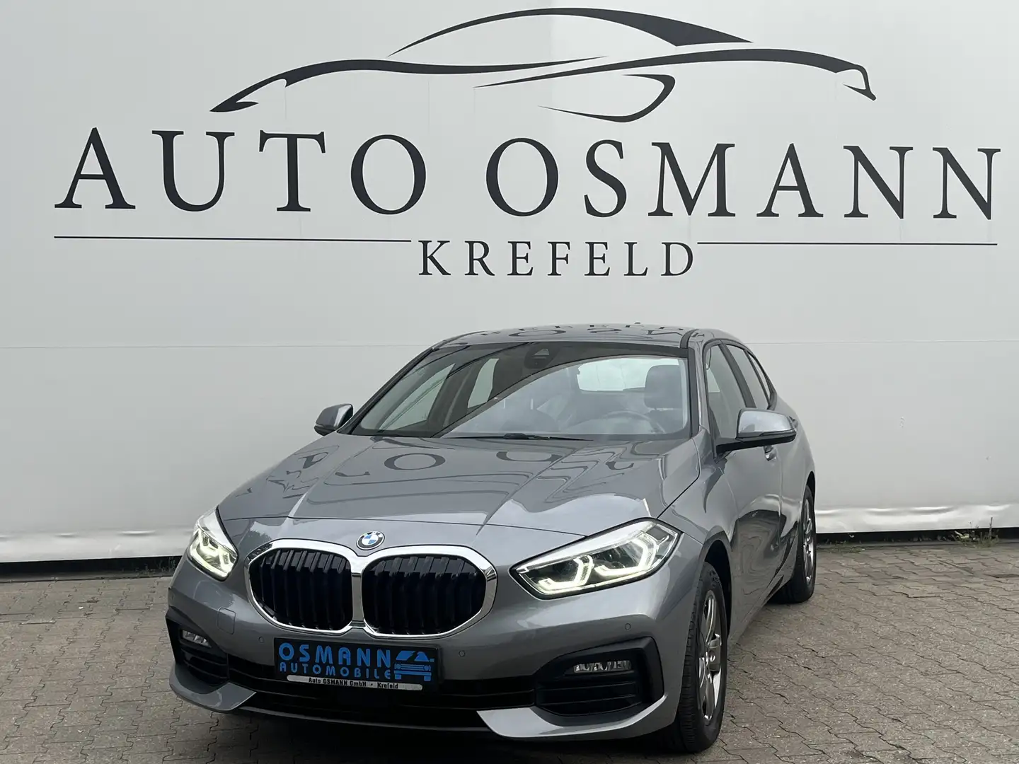 BMW 118 d Aut. Advantage | LiveCockpitProf | LED Gris - 1