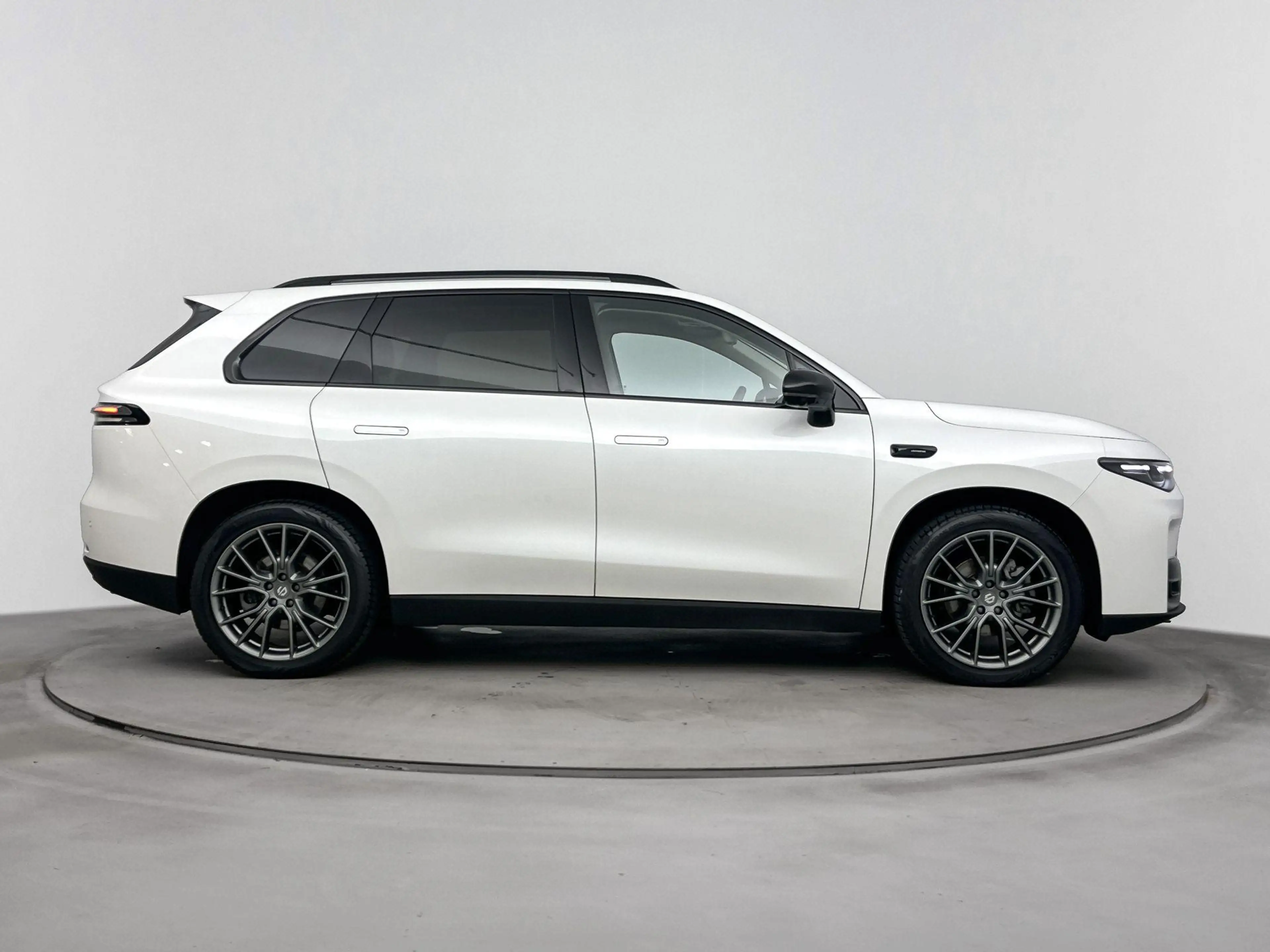Leapmotor C10 218pk 69.9 kWh Design | 4 - Seizoen Banden | Stoel — photo 11