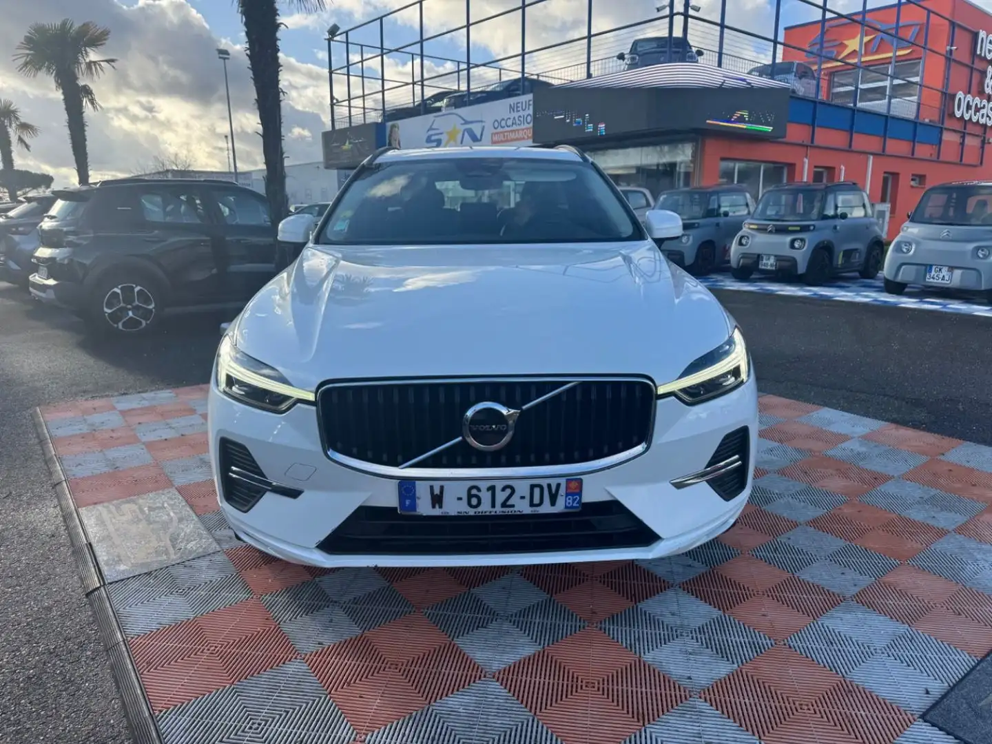 Volvo XC60 2.0 B4 197 GEARTRONIC 8 START CUIR GPS Caméra 1°Main Blanc - 1