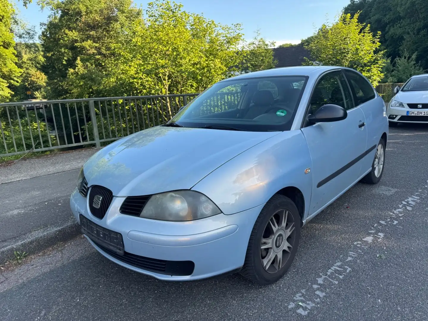 SEAT Ibiza 1.4 16V 55 kW Fresh Blau - 1