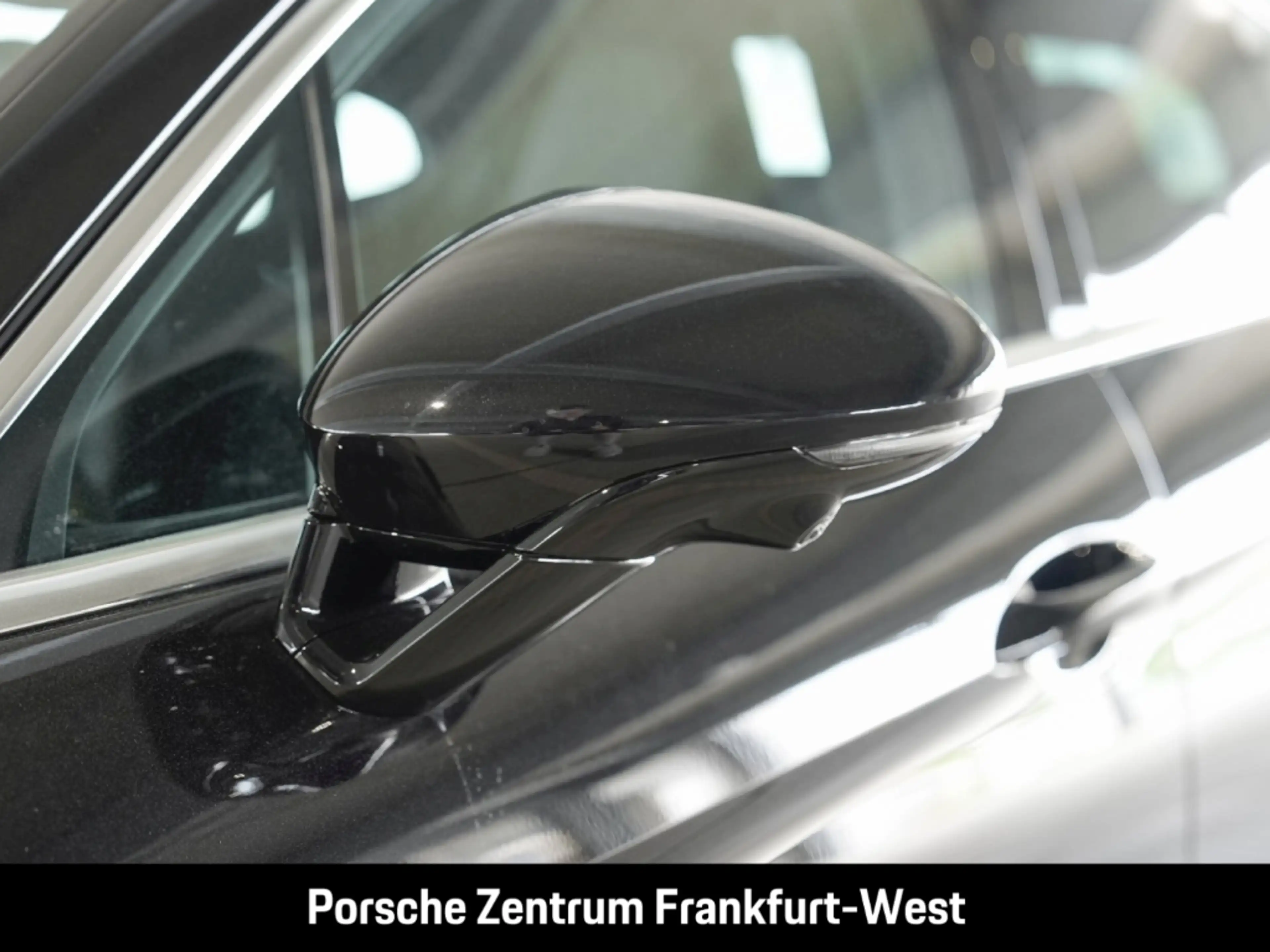Porsche Panamera 4 E-Hybrid — photo 10