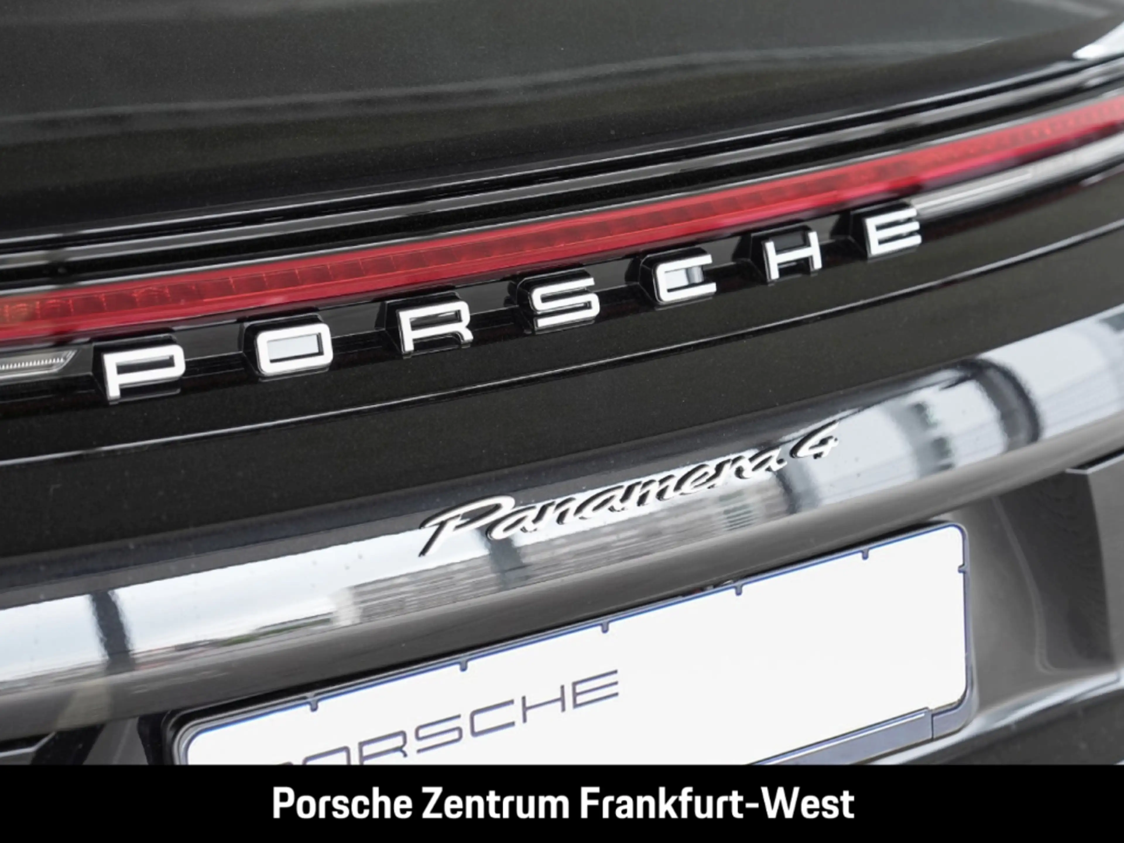 Porsche Panamera 4 E-Hybrid — photo 9