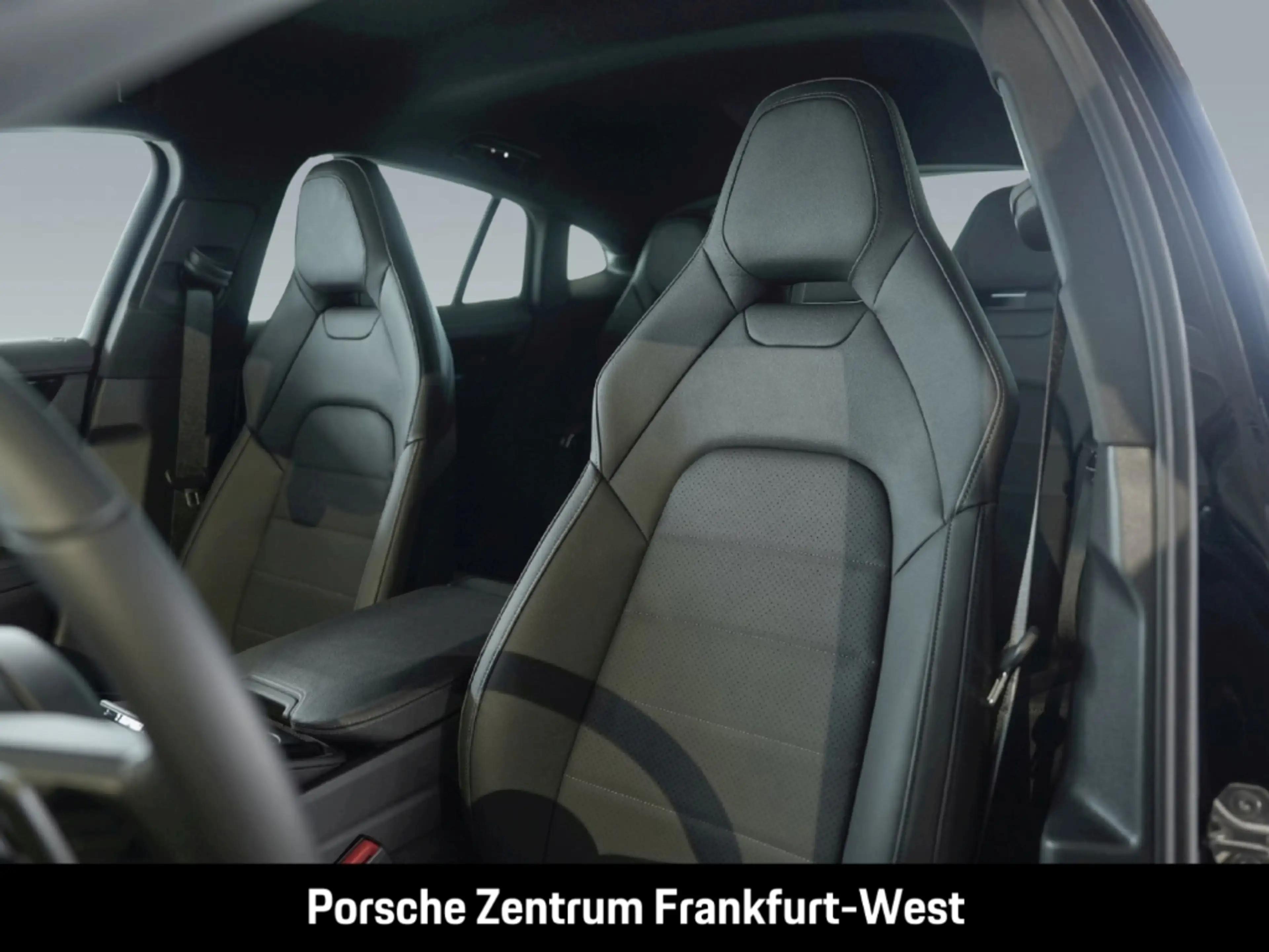 Porsche Panamera 4 E-Hybrid — photo 12