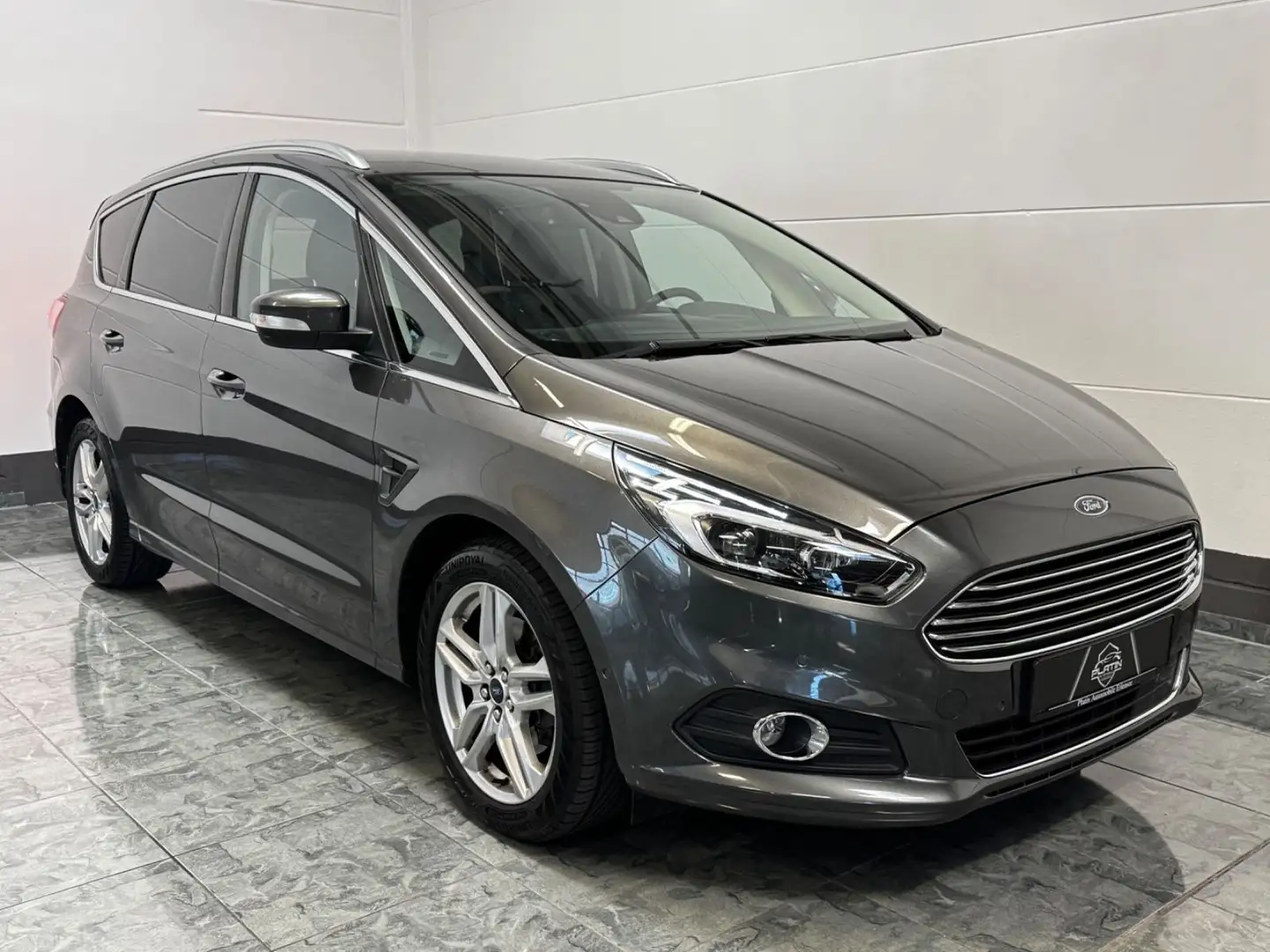 Ford S-Max S-MAX Titanium*2.hd*LED*7Sitze*Kamera Grau - 1