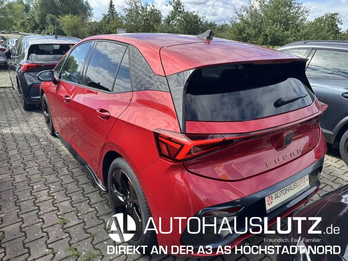 CUPRA Born CUPRA Born (MJ23) 170 kW (231 PS) 77 kWh Roşu - 2