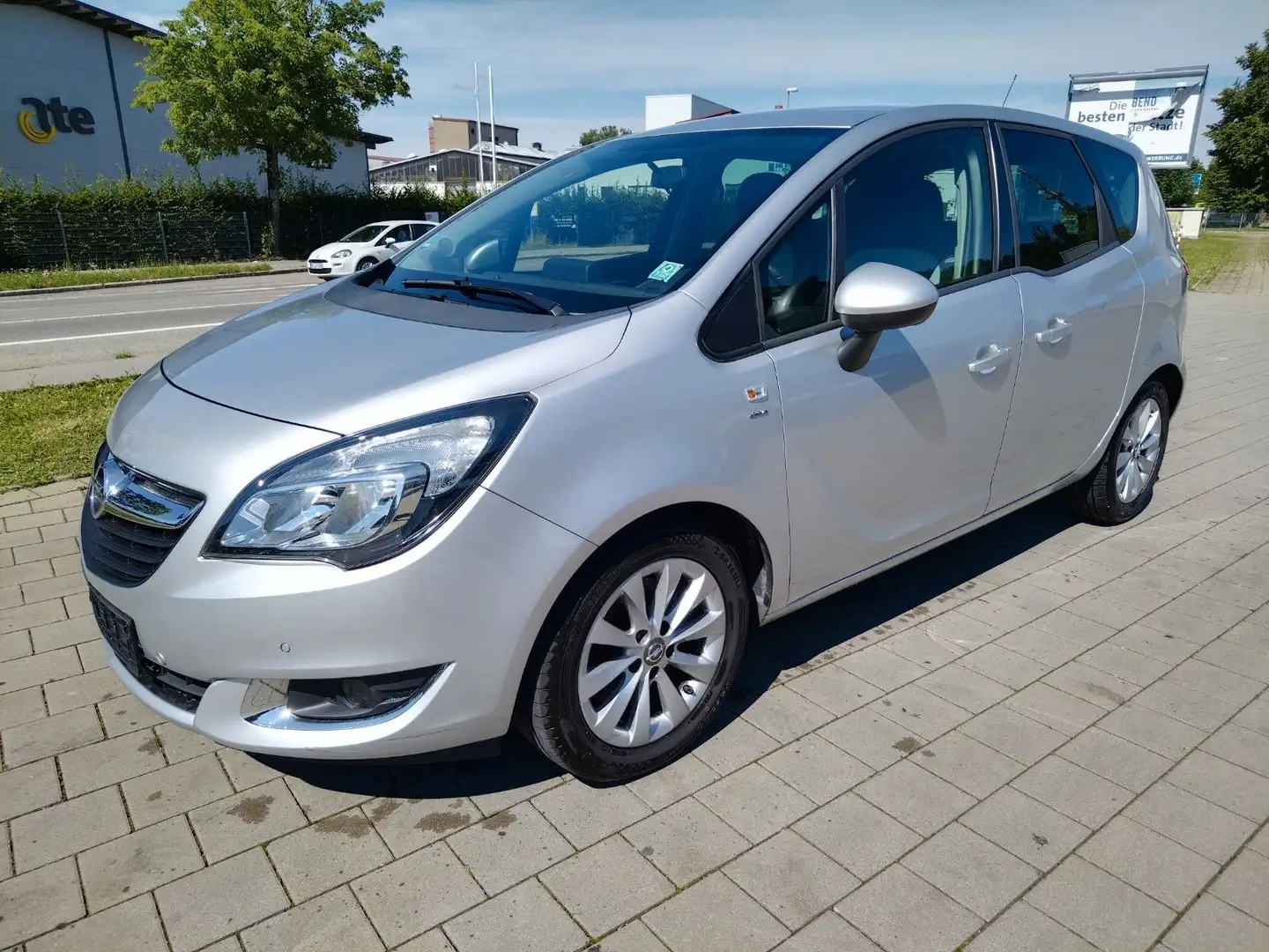 Opel Meriva B 1.6 CDTI Drive+KLIMAAUTO+SHZ+PDC+EU 6 Silber - 1