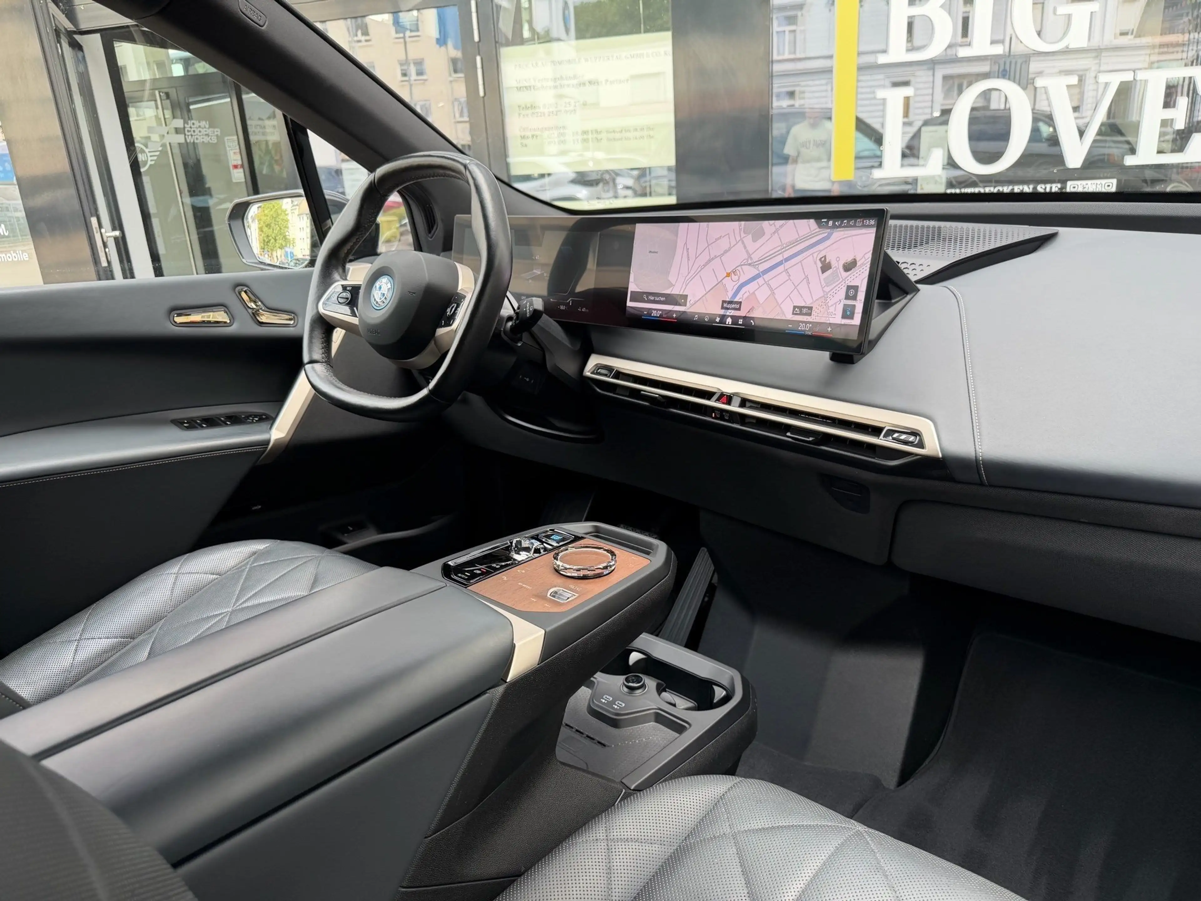 BMW iX xDrive40 M Sport Laser DA Prof PA Prof AHK HK — photo 14