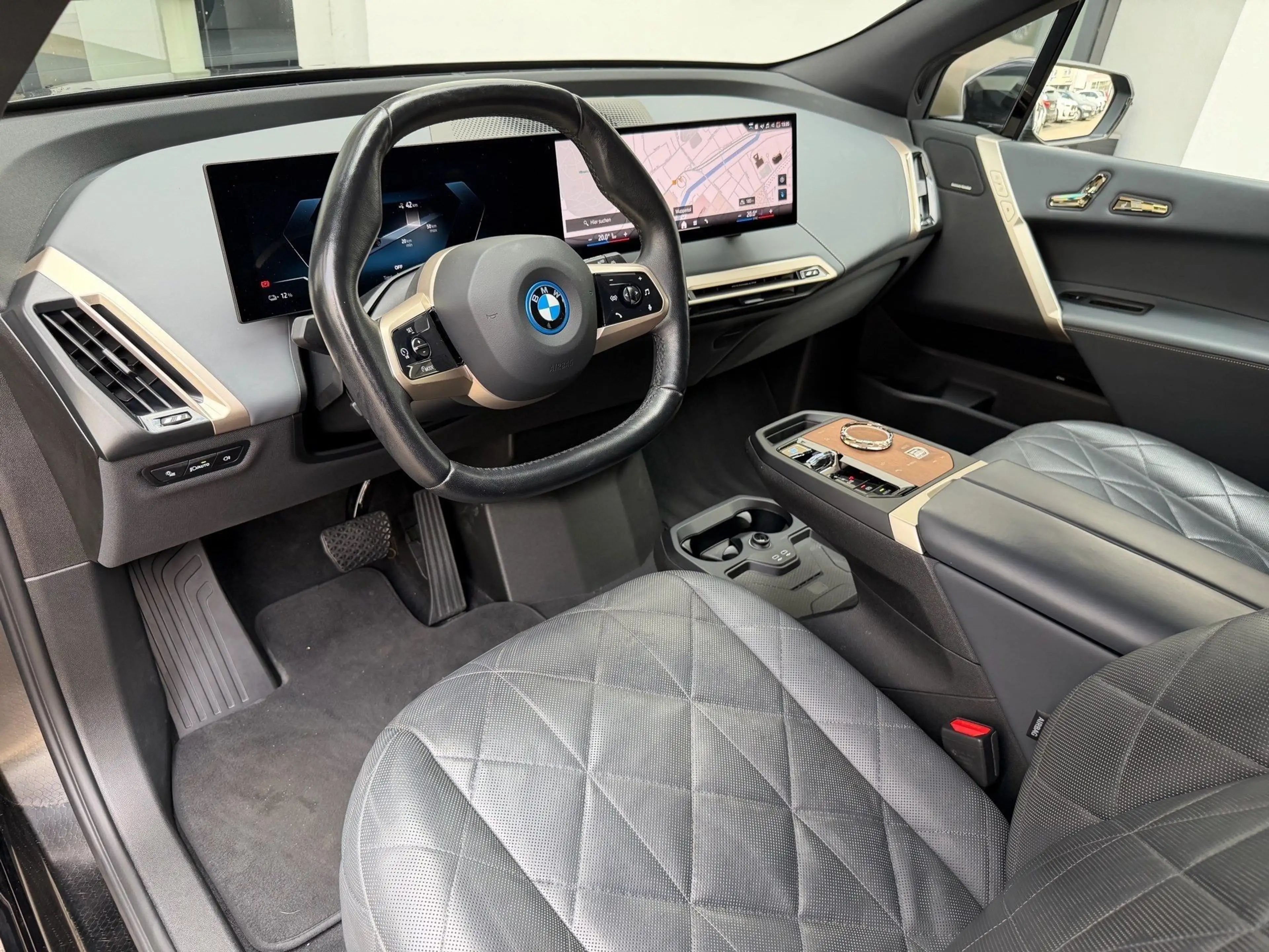 BMW iX xDrive40 M Sport Laser DA Prof PA Prof AHK HK — photo 12