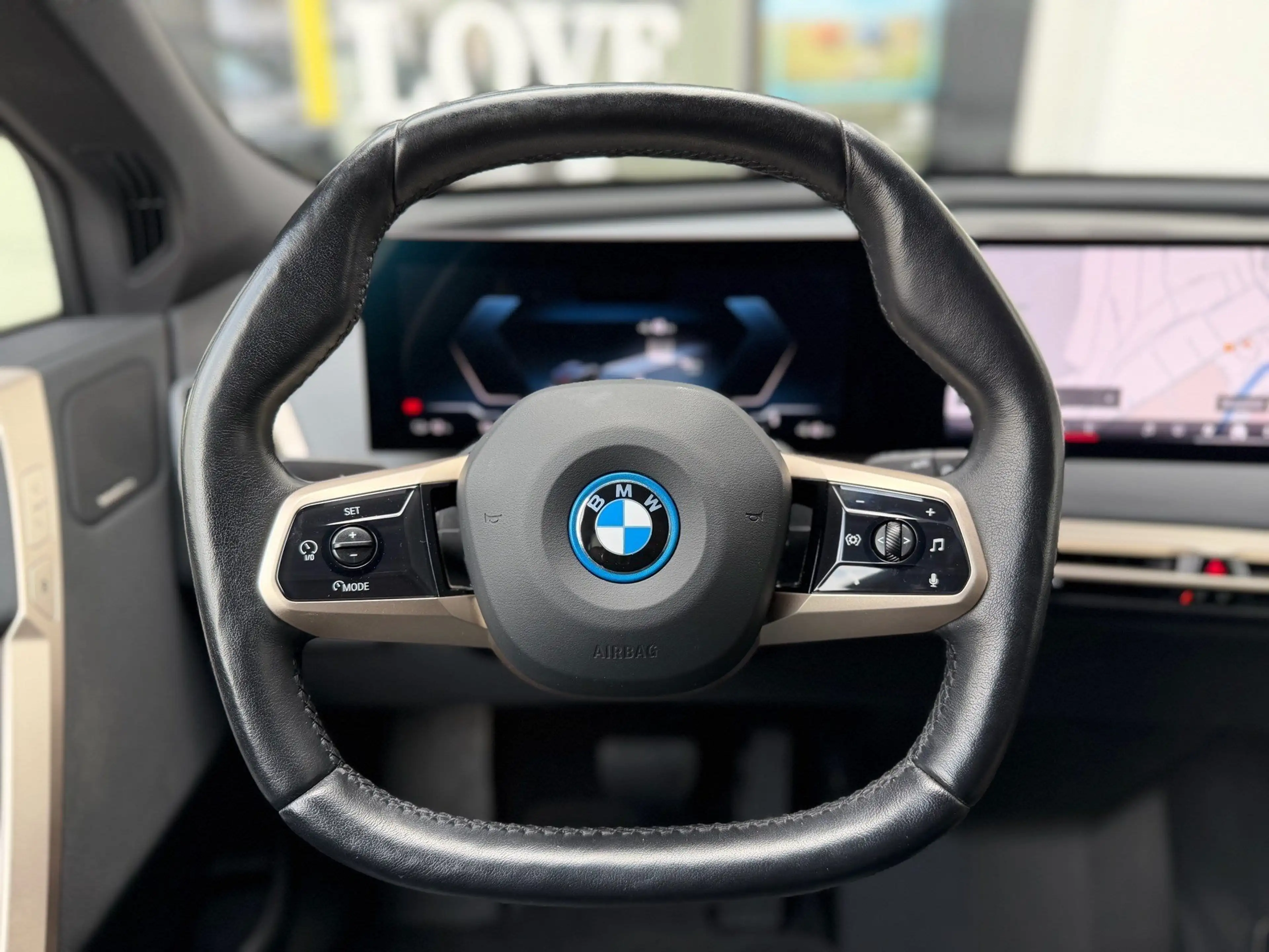 BMW iX xDrive40 M Sport Laser DA Prof PA Prof AHK HK — photo 5