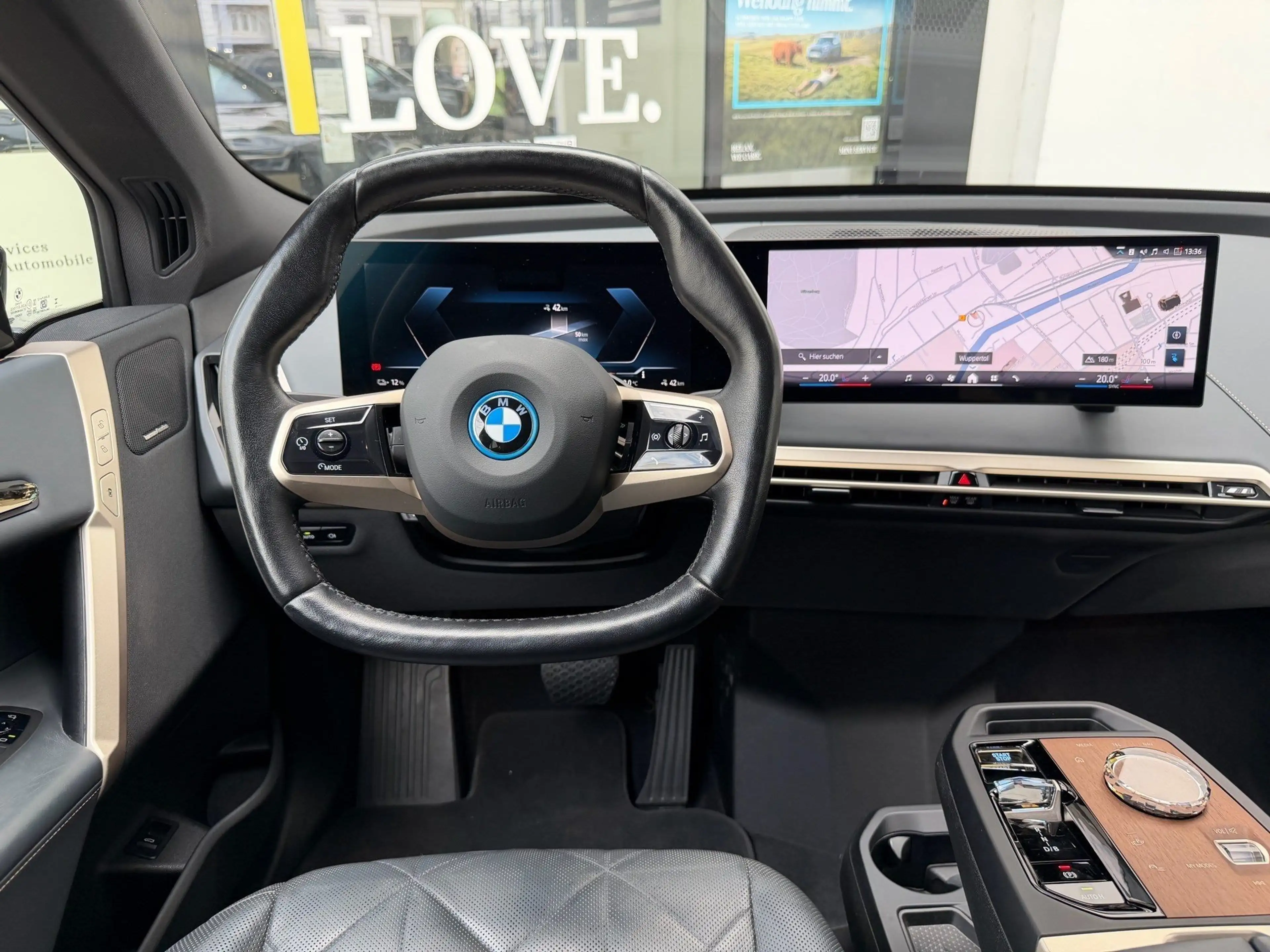 BMW iX xDrive40 M Sport Laser DA Prof PA Prof AHK HK — photo 3