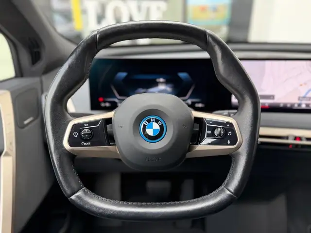 BMW Ix view 5