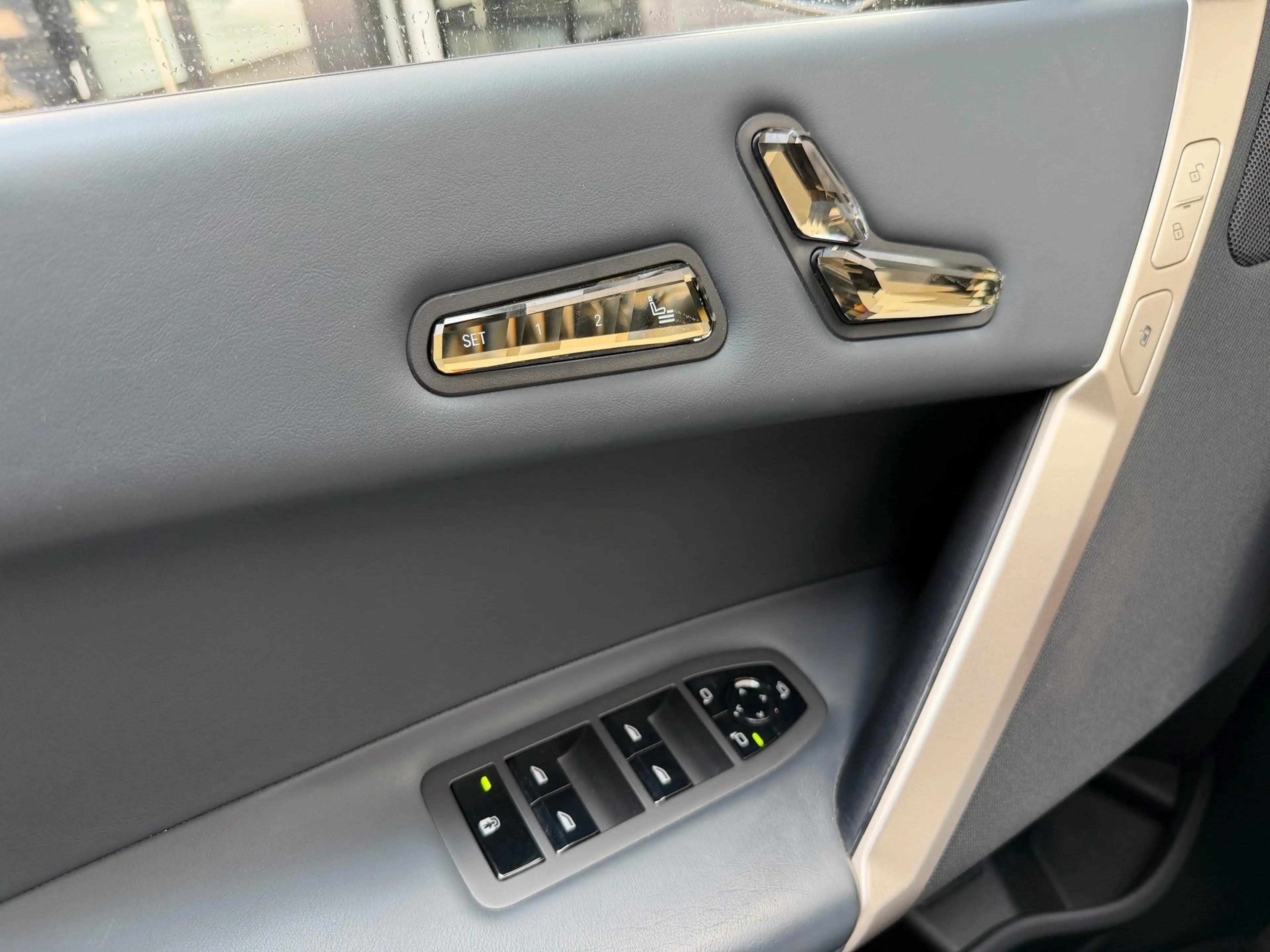 BMW iX xDrive40 M Sport Laser DA Prof PA Prof AHK HK — photo 15