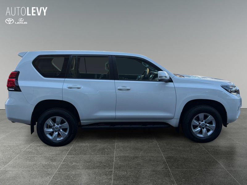 Toyota Land Cruiser 2.8 D-4D Comfort AHK/CARPLAY — photo 7