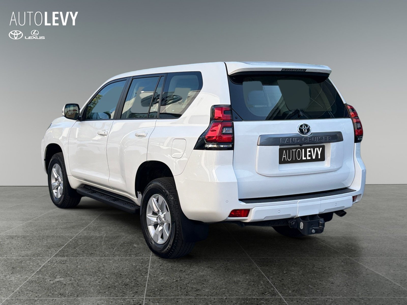 Toyota Land Cruiser 2.8 D-4D Comfort AHK/CARPLAY — photo 4