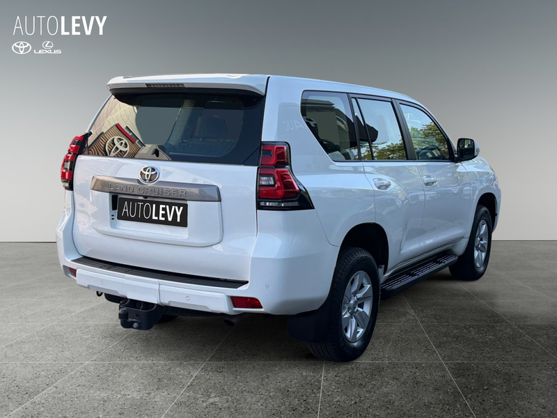 Toyota Land Cruiser 2.8 D-4D Comfort AHK/CARPLAY — photo 6